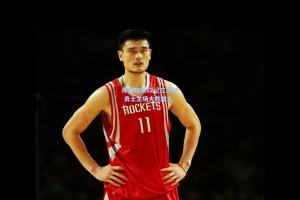 库里狂飙12记三分球 勇士主场大胜湖人