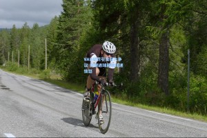 VAR判罚引发巨大争议 关键进球被吹球迷愤怒