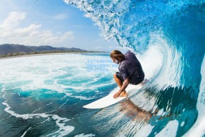 电竞产业蓬勃发展，全球赛事热度飙升，职业选手收入创新高