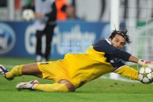 没悬念了！里萨谢空接暴扣锁定胜局，老鹰狂胜23分展露冠军相